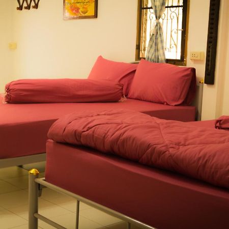 Ban Sabai Sabai Guest House Канчанабури Номер фото
