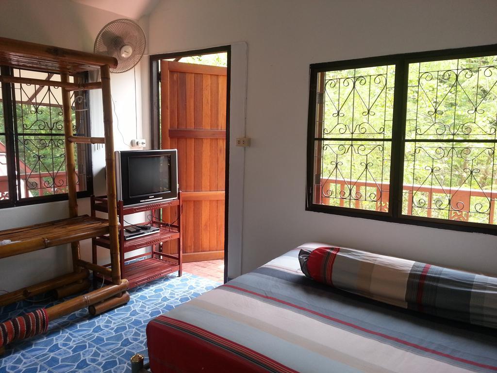 Ban Sabai Sabai Guest House Канчанабури Номер фото
