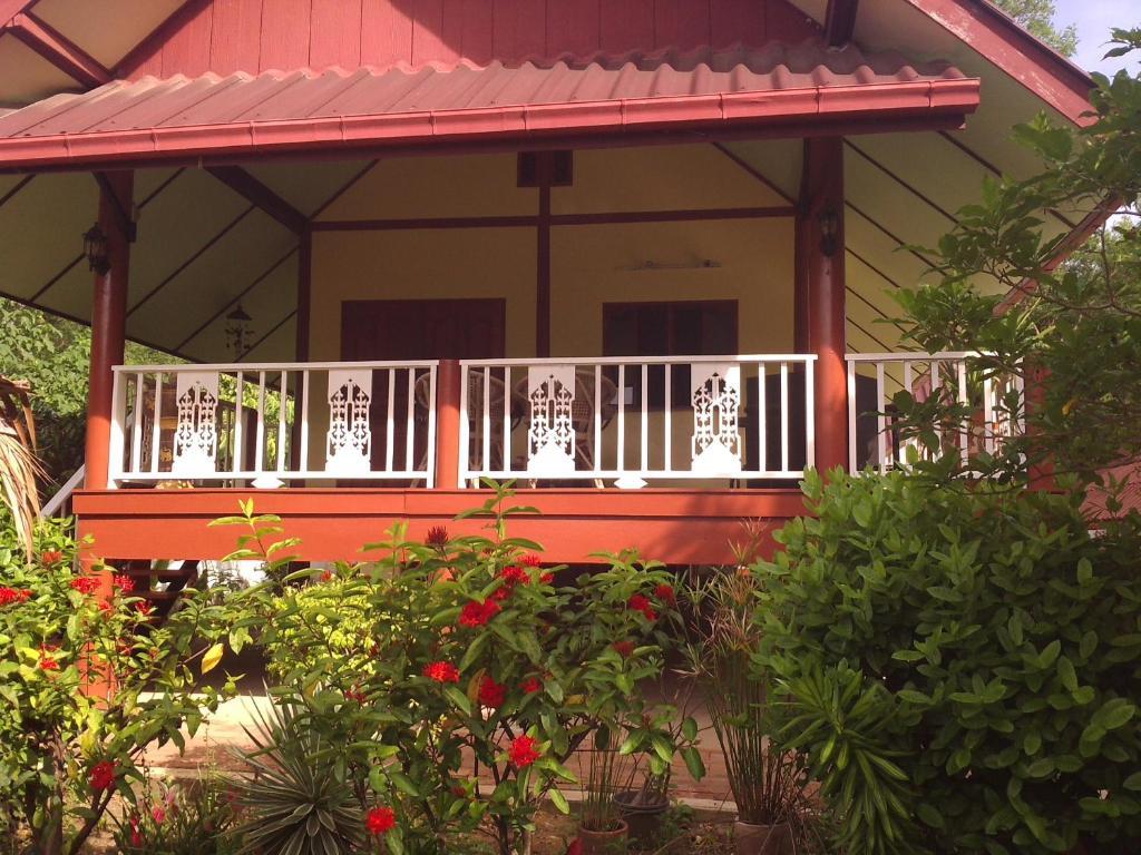 Ban Sabai Sabai Guest House Канчанабури Экстерьер фото