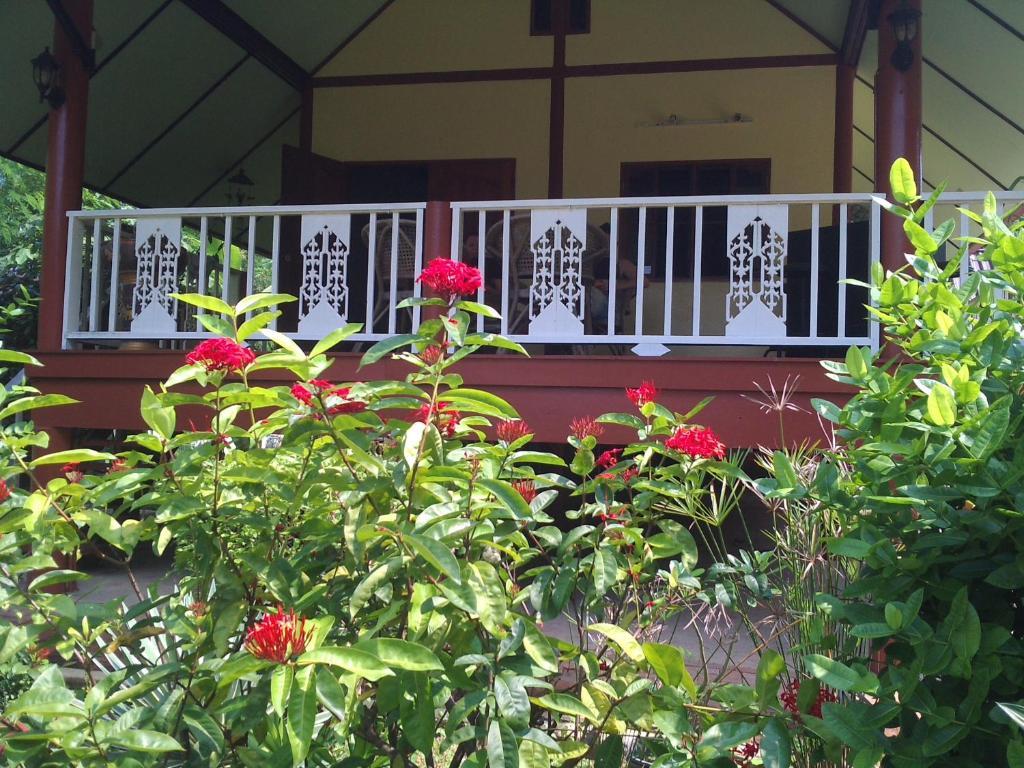 Ban Sabai Sabai Guest House Канчанабури Экстерьер фото